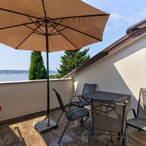 Lili Apartman Novi Vinodolski
