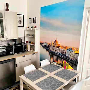  Apartman Margaret & Violet - Peaceful Downtown
